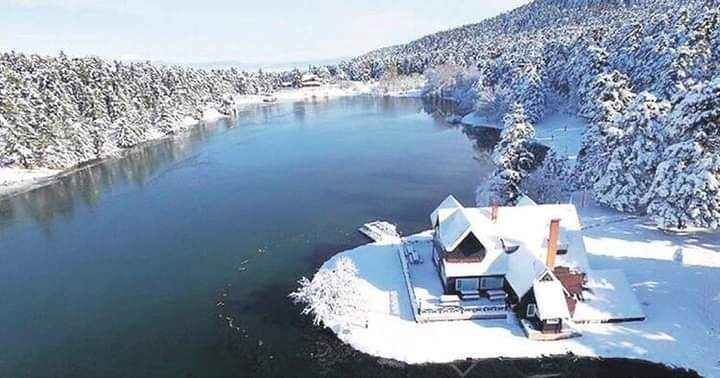 Rodinný dům v zimě