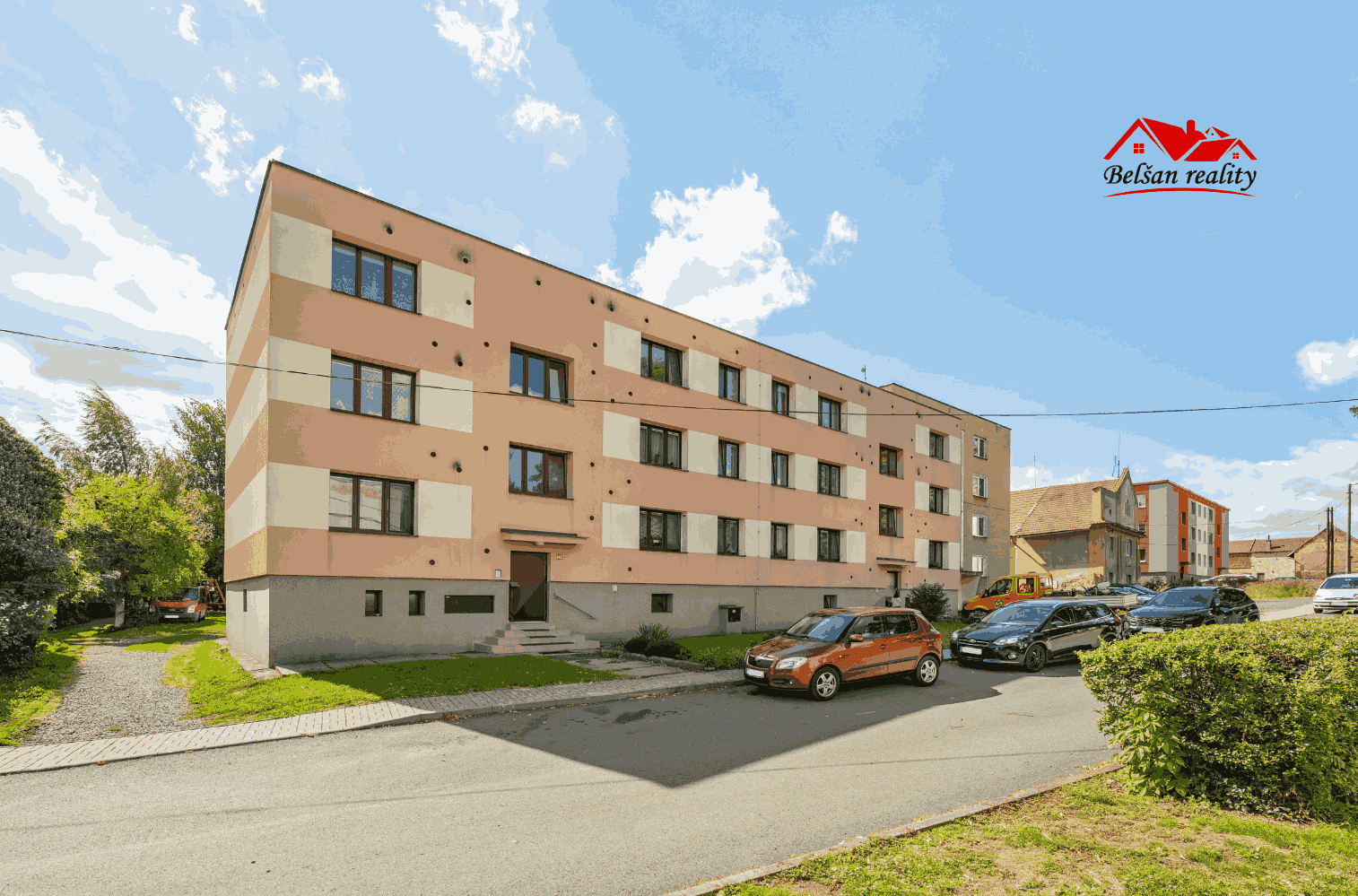Byt Hředle – pohled z ulice