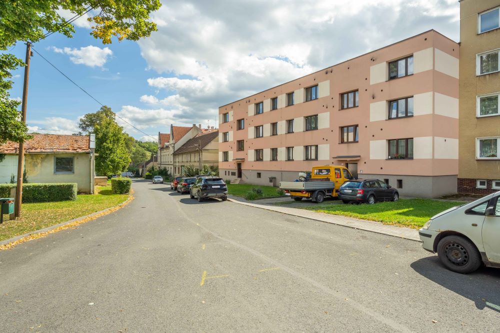 Byt Hředle – pohled z ulice