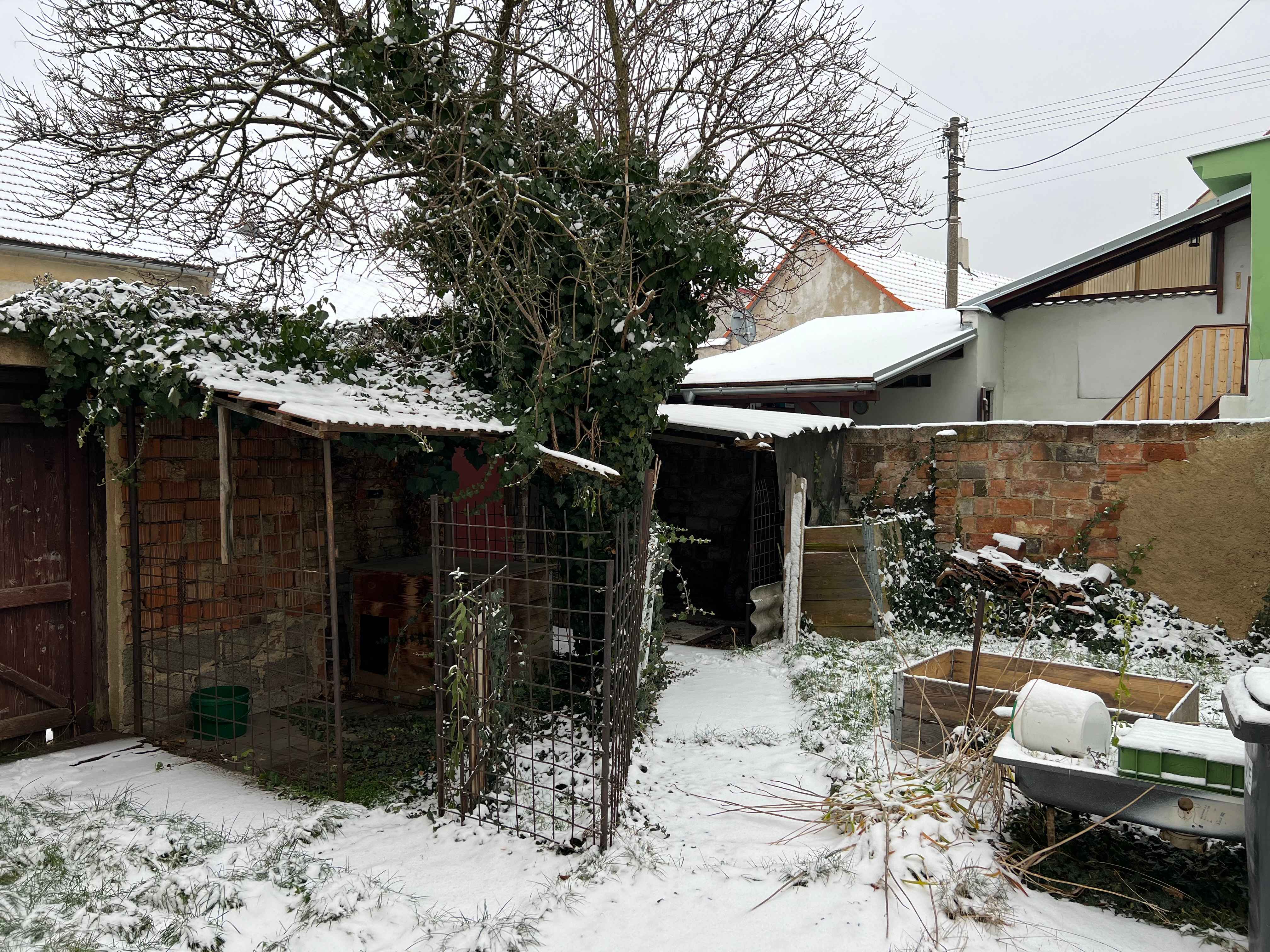 Rodinný dům v Smečně – dvůr